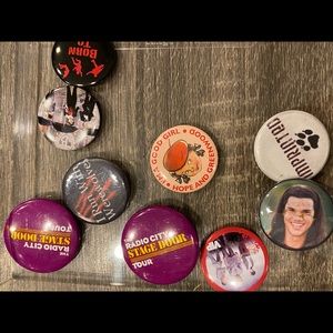 “Vintage” PIN/BUTTON SET